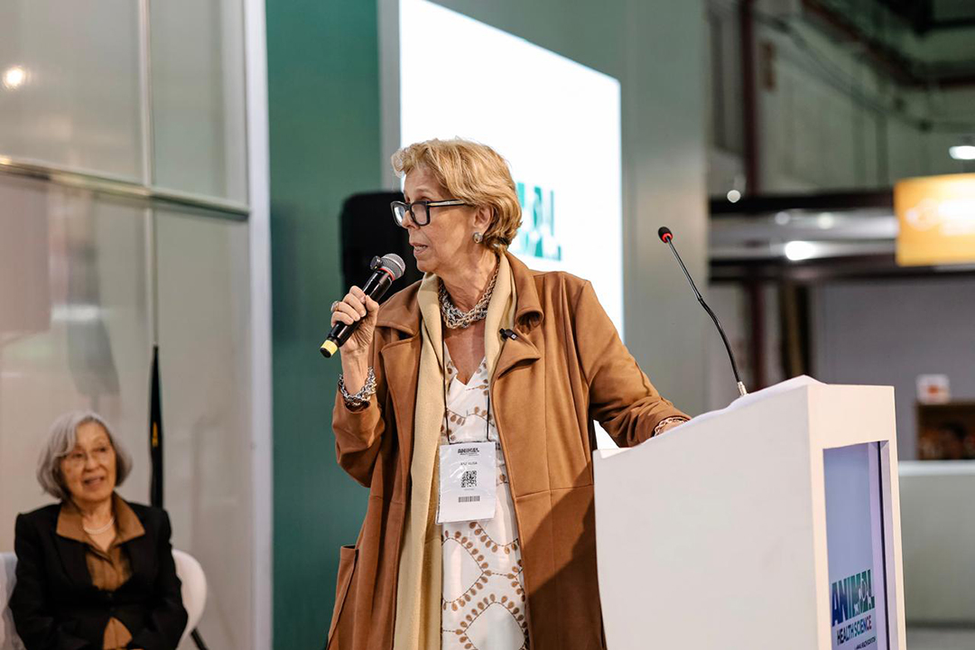 Ana Elisa Almeida, Presidente do CFMV, na abertura da Animal Health Science 2026.